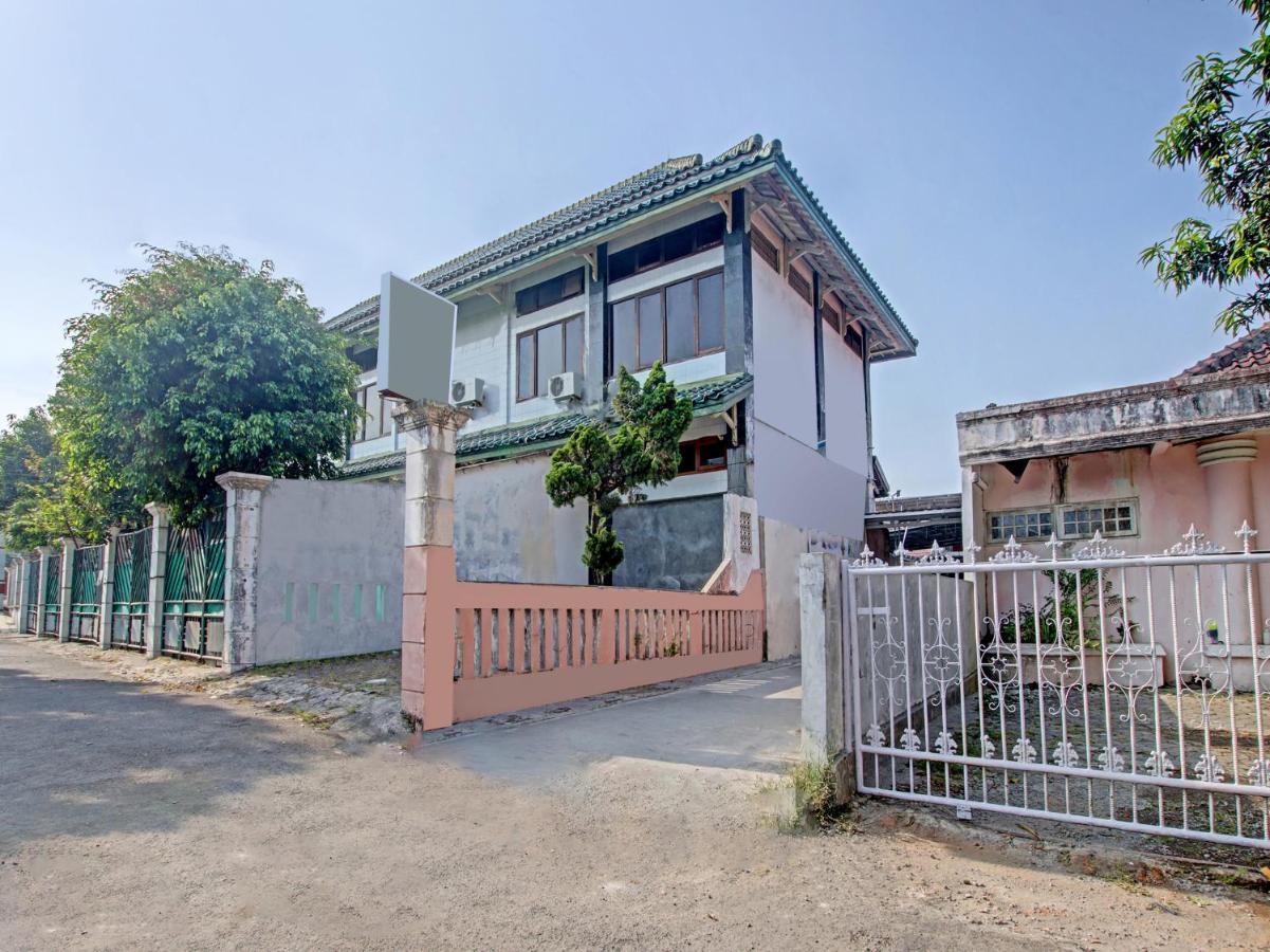红多兹酒店-近井里汶贾斯克桑站3号 外观 照片