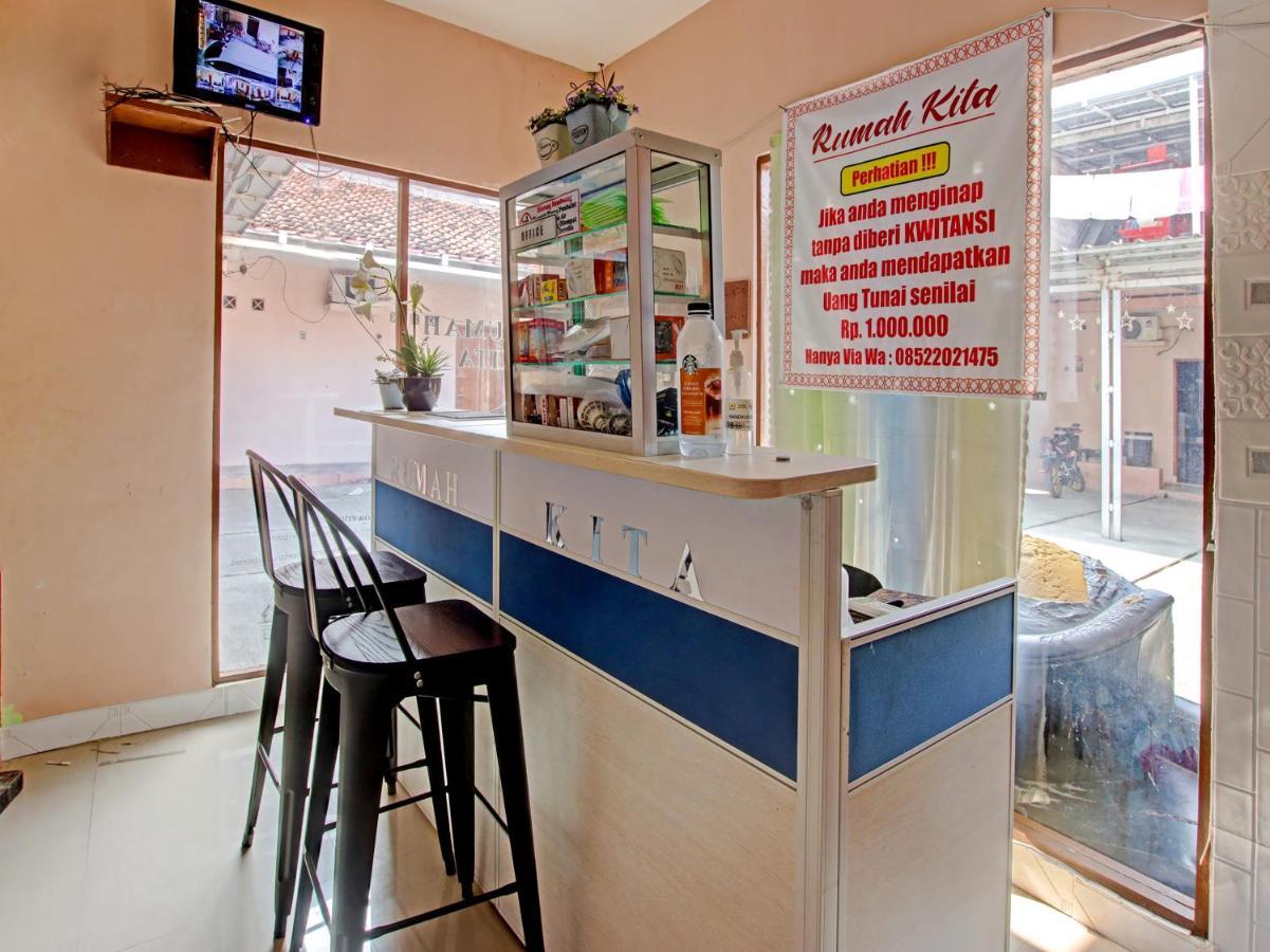 红多兹酒店-近井里汶贾斯克桑站3号 外观 照片