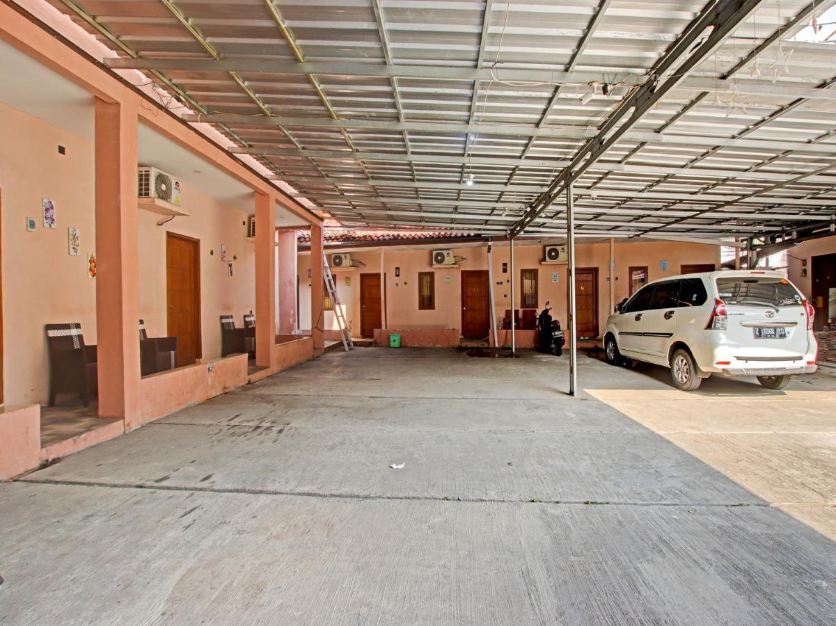 红多兹酒店-近井里汶贾斯克桑站3号 外观 照片