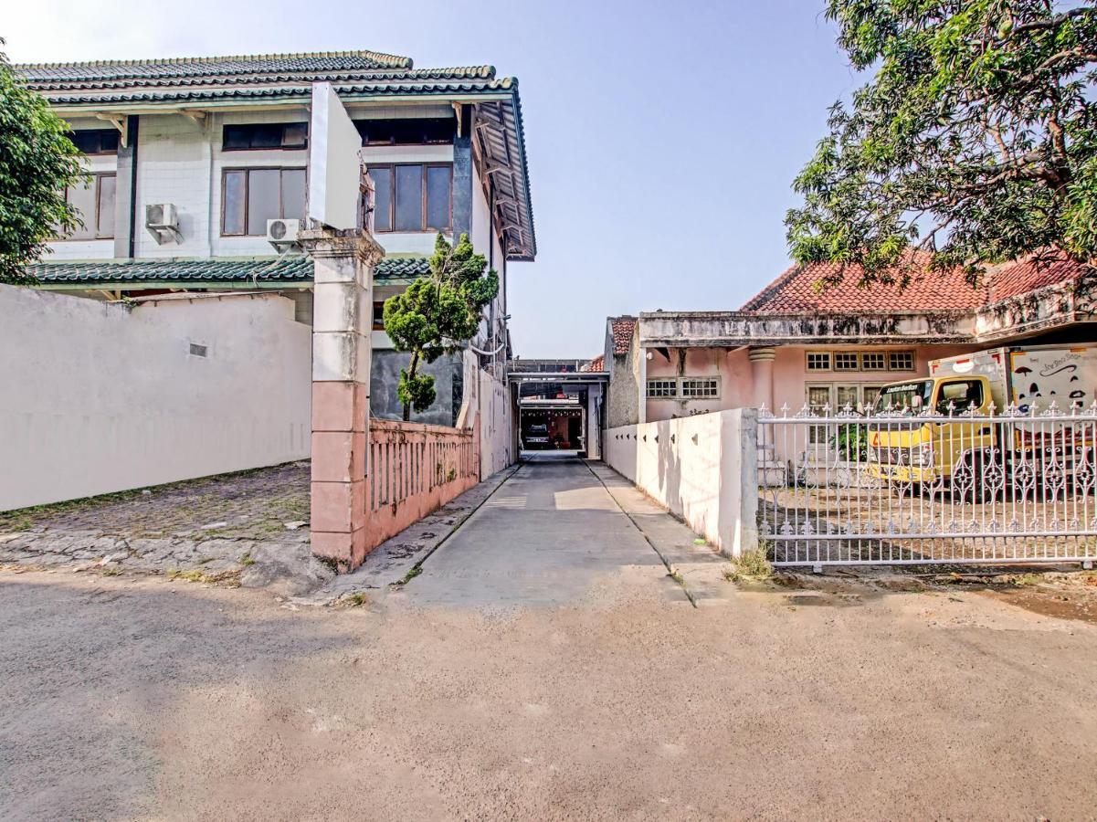 红多兹酒店-近井里汶贾斯克桑站3号 外观 照片