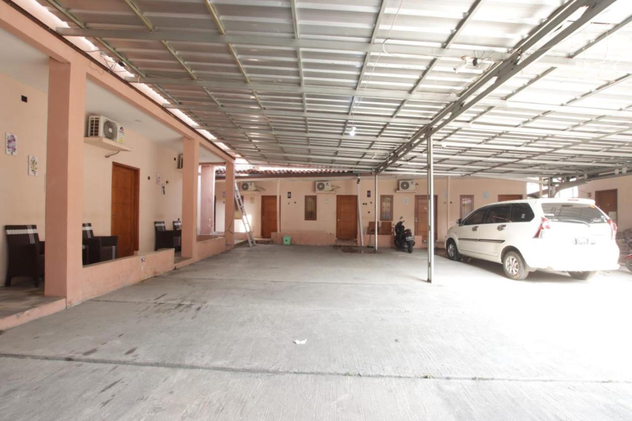 红多兹酒店-近井里汶贾斯克桑站3号 外观 照片